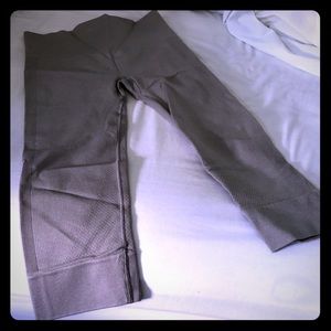 Lululemon crop pants